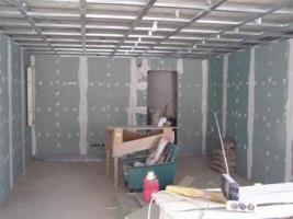 Обшивка стен гипсокартоном в деревянном доме: несколько секретов качественного ремонта
