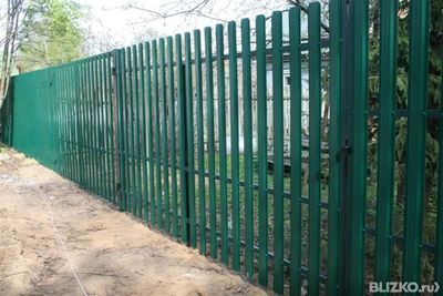 Забор народный (из металлического штакетника) h=1,25м, цвет зеленый