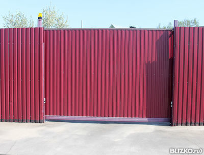 Откатные ворота на винтовых сваях (4м, общая ширина - 6м, цвет красный)