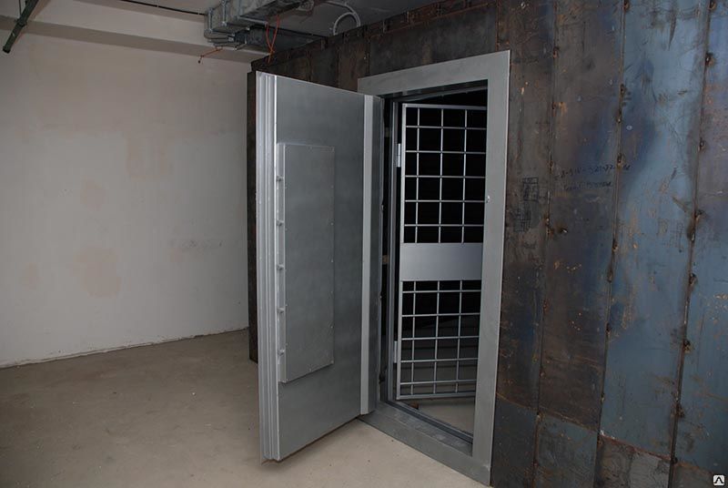 Дверь металлическая с решёткой 1 класс устойчивости к взлому 2 класс защиты