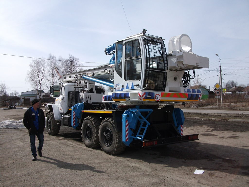 Бурильно-шнековая машина МБШ-812 на шасси Урал 4320 (6х6), цена в Самаре от  компании Вектор