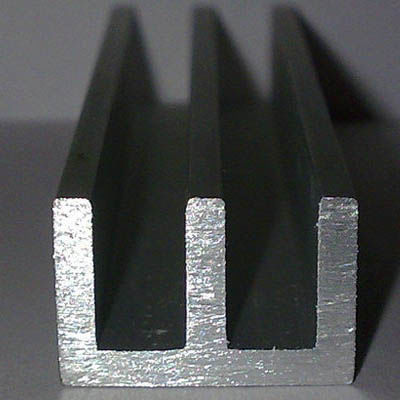 Профиль алюминиевый ш-образный 29,9х22х1,5 мм АД31
