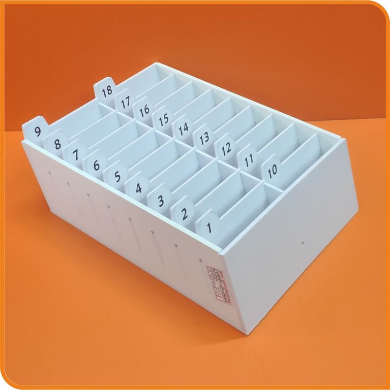 Коробка белая в школу с ячейками для 18 телефонов
