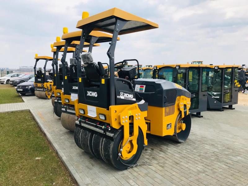 Каток дорожный комбинированный с экпижаей JCB 44zx